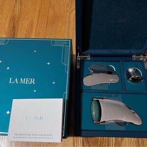 La Mer Skincare Tool Set in Silver and Teal